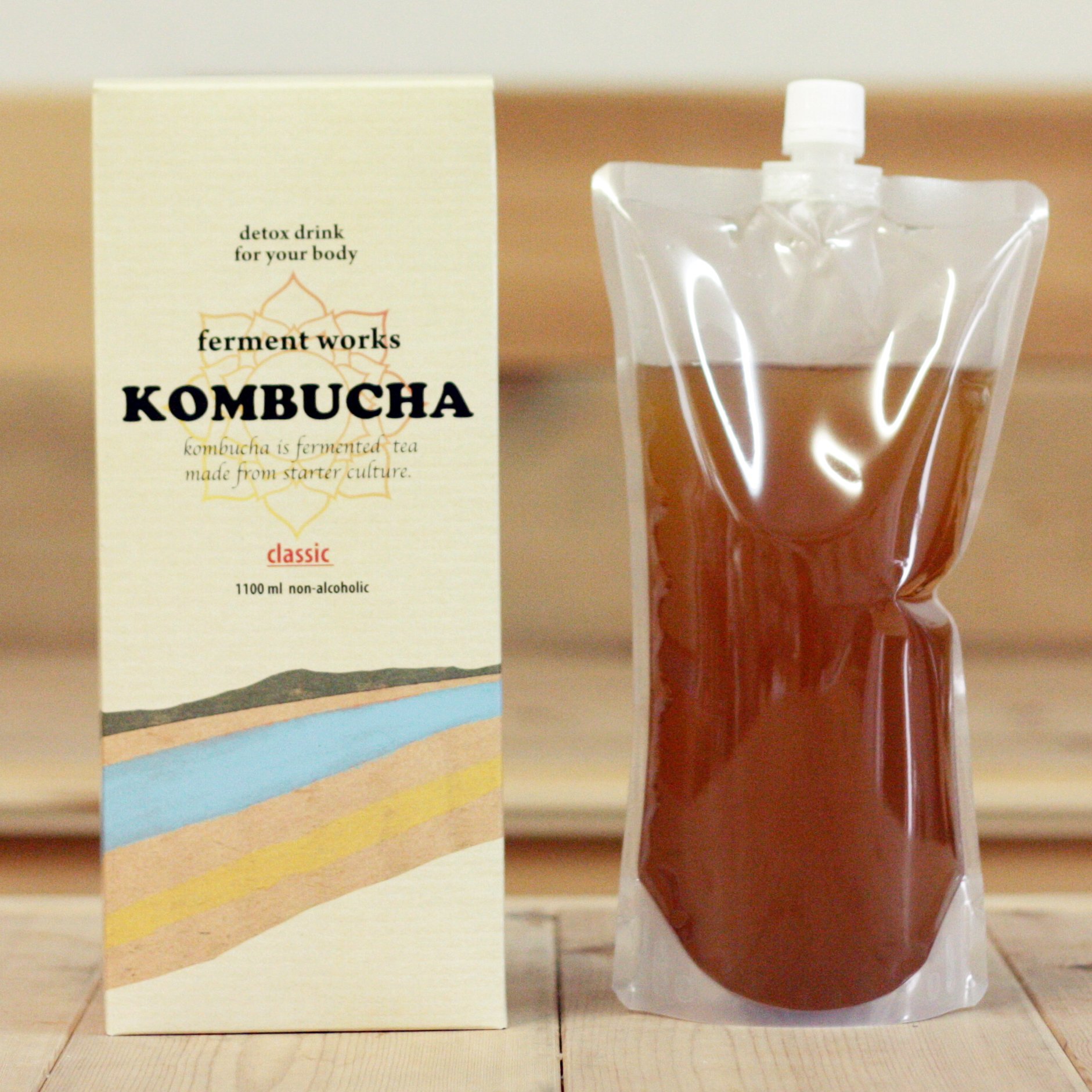 コンブチャ、２本お買い得です Amazon.co.jp: ferment works KOMBUCHA 1100ml スパウトパウチ包装